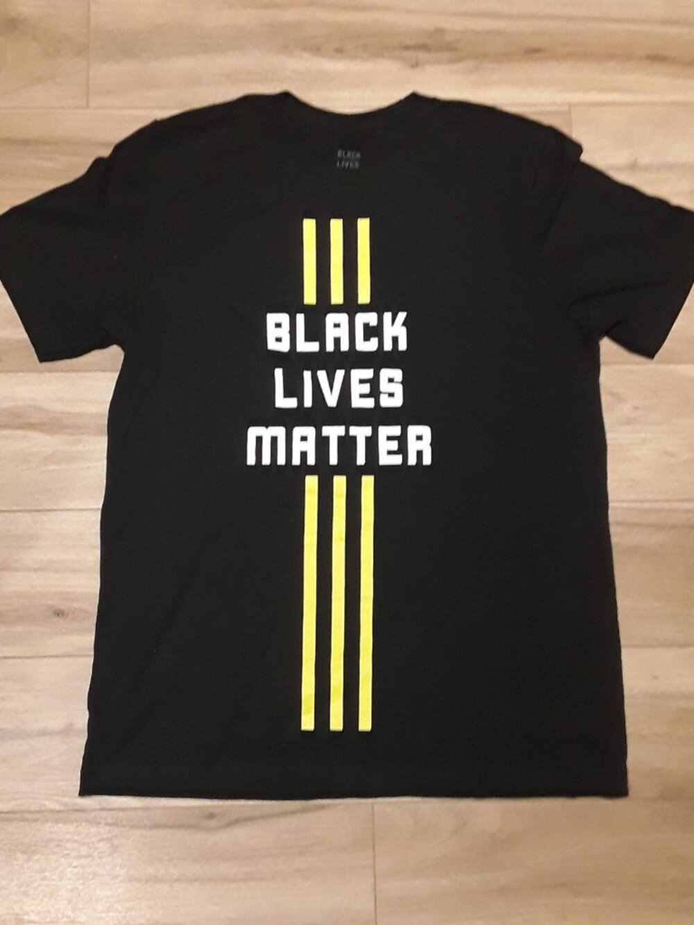 Black Lives Matter T‑Shirt - BLM - (Size L) – Black & Yellow Graphic